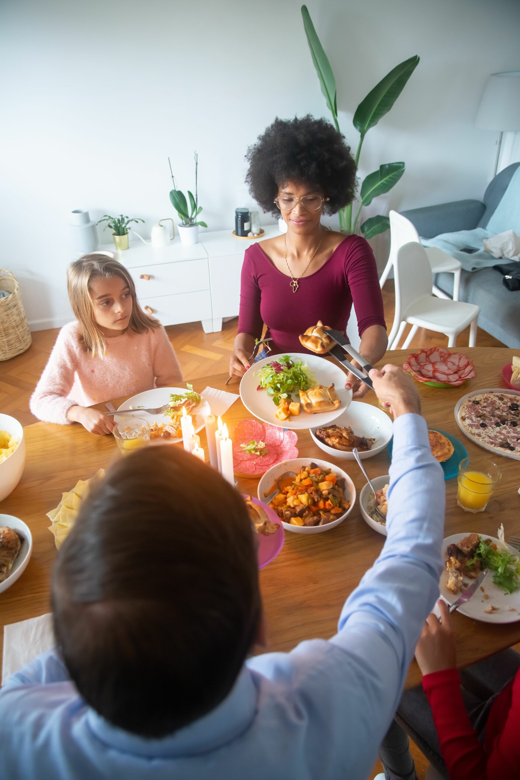 Accompagnement diététique lors des repas familiaux dans différentes situations nutritionnelles 